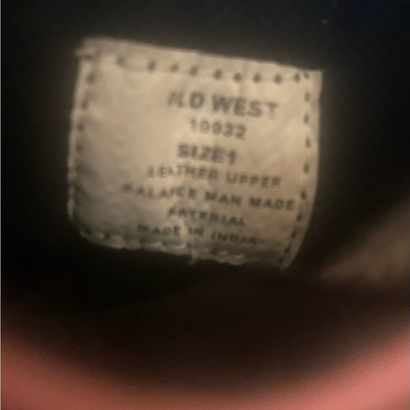 Infant Old West cowgirl boots soft sided size 1
Pink/white
Velcro back - Picture 5 of 5